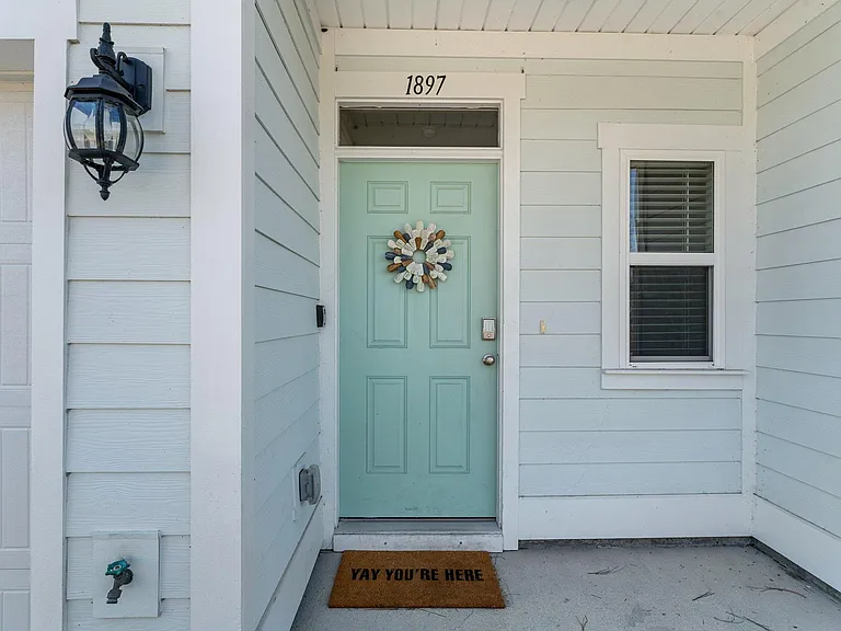 1897 Pointe Dr — Photo 13