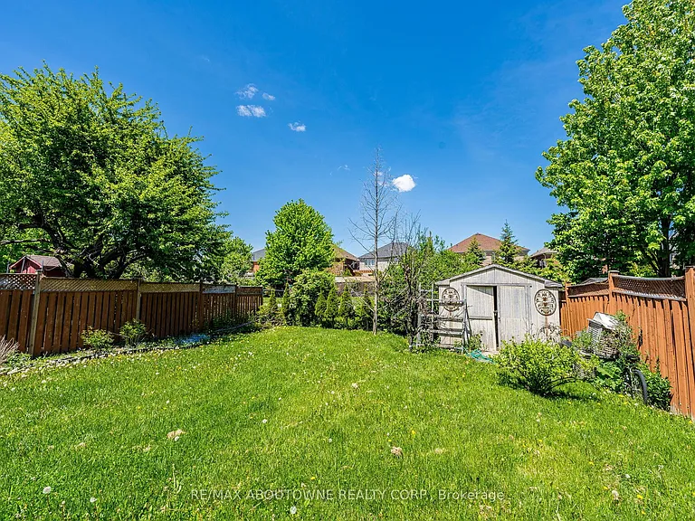 3221 Erin Centre Blvd #BASEMENT — Photo 32