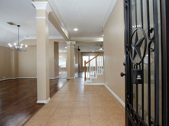 5th image of 2914 Silverwood Park Ln