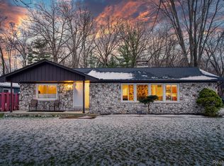 14091 Edgewater Dr, Gregory, MI 48137