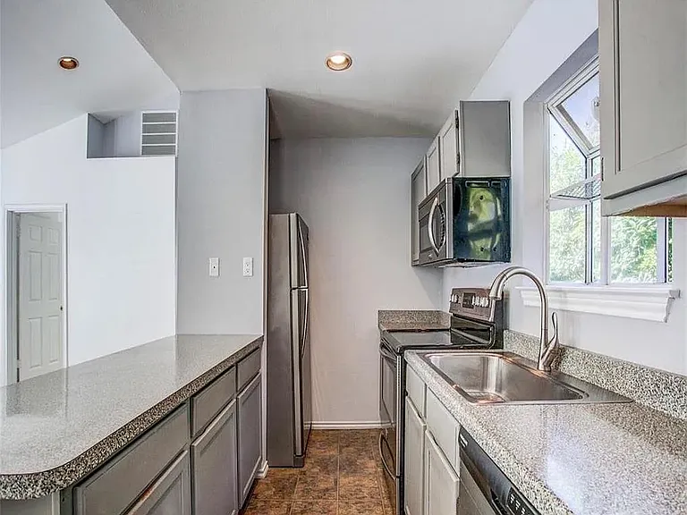 5355 Richard Ave — Photo 2