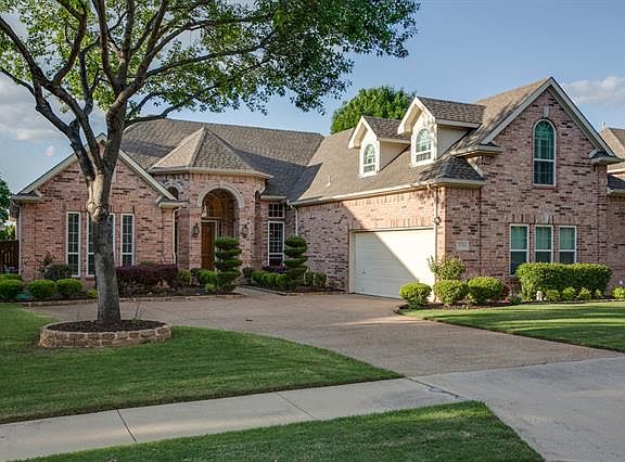 2nd image of 3708 Bent Grass Way