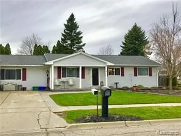 790 Maple Vista St, Imlay City, MI 48444