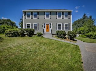 3 Stacey Ln, Amesbury, MA 01913
