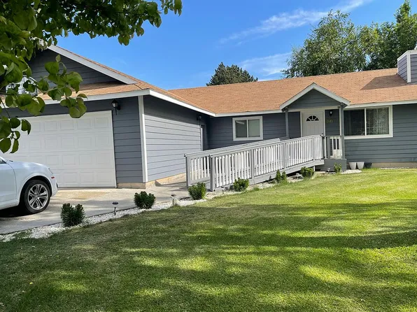 807 W 43rd Ave, Kennewick, WA 99337