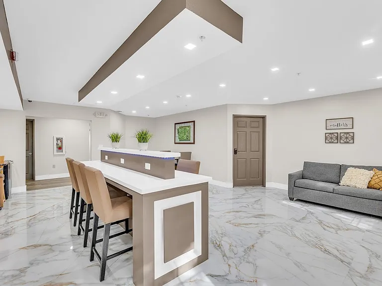 The Amian Residence — Photo 8
