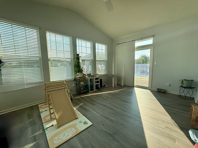 937 Arrowleaf Way — Photo 32