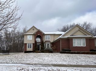 1750 Fenwick Dr, Commerce Township, MI 48382