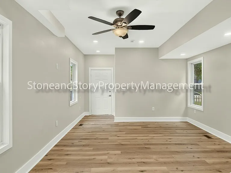 414 NE Grattan St — Photo 5