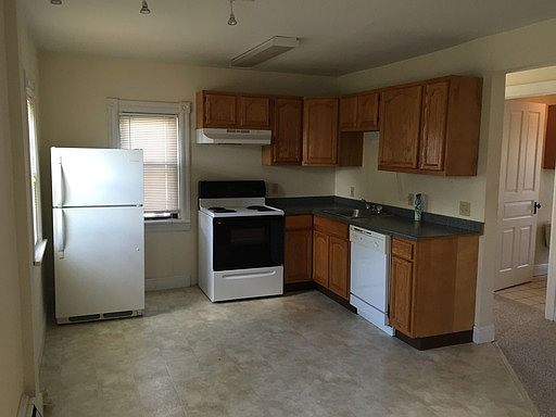 1st image of 1639 Newport Ave APT 2C