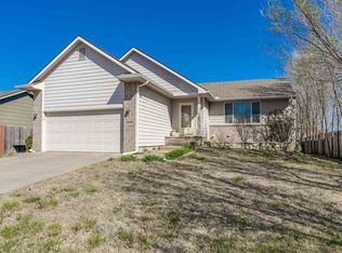 822 S Sunset Cir, Andover, KS 67002