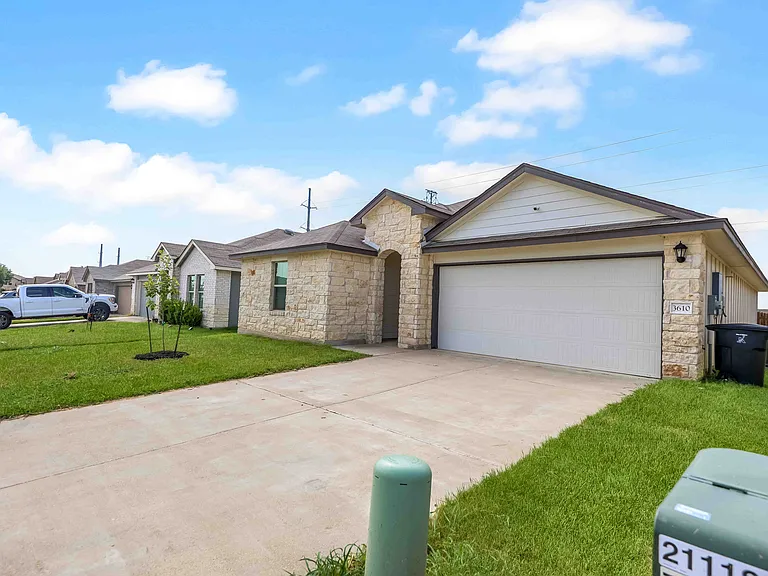 3610 Tanchico Dr — Photo 2