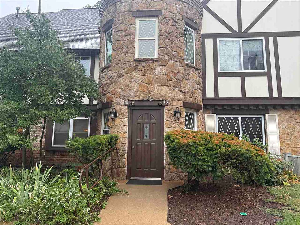1st image of 42 W Brentwood Dr
