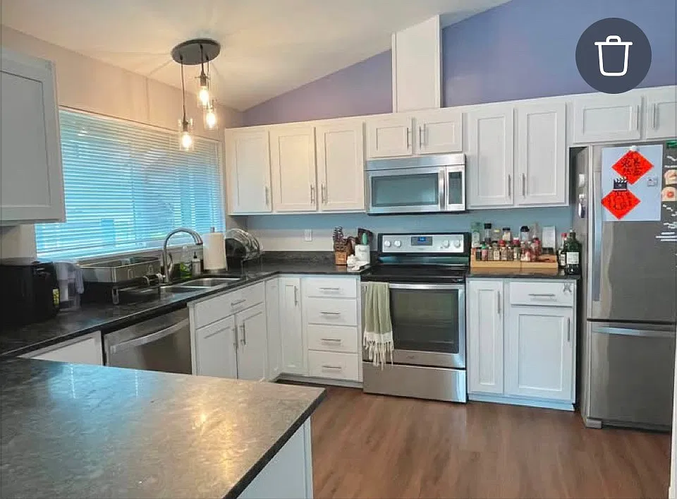 1 bed, 2200 sqft, $1,200 — Photo 3