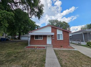 24360 Pennie St, Dearborn Heights, MI 48125
