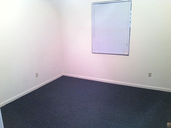 3rd image of 679 Brooksdale Dr