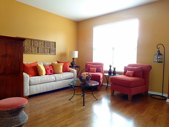 2nd image of 840 Huntington Cir