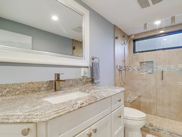 515 Bay Colony Dr N — Photo 36