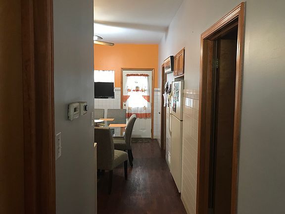3rd image of 4434 S Maplewood Ave