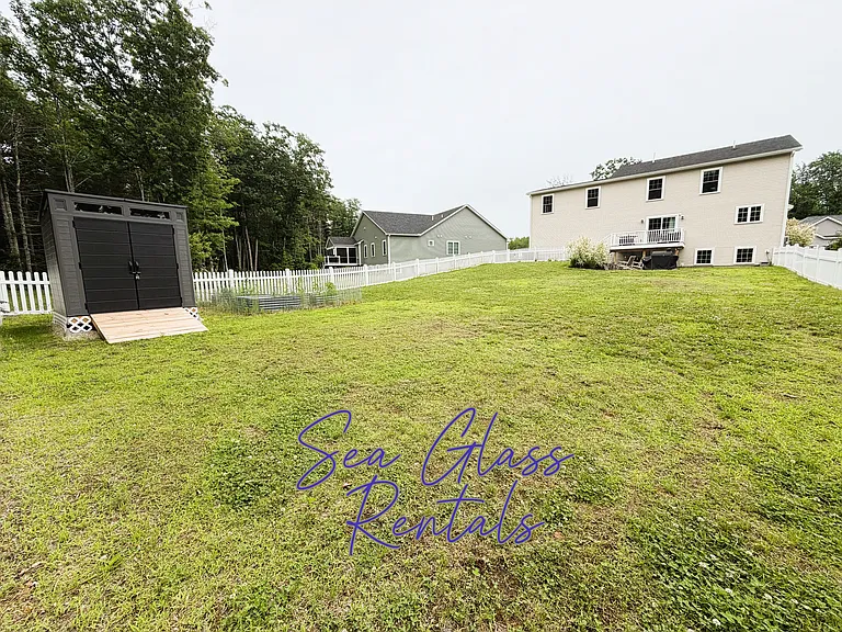 Beacon Dr — Photo 49