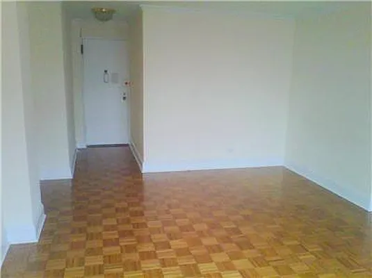 Rented by Metropolis Real Estate of Manhattan | media 31