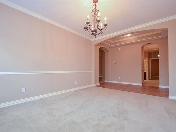 3rd image of 3123 Hereford Cir