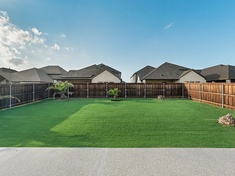 846 Tillman Dr — Photo 3