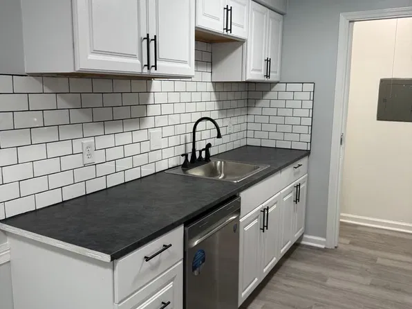 DM 8225 Ned Ave