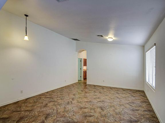 5th image of 74 W Castle Rock Dr