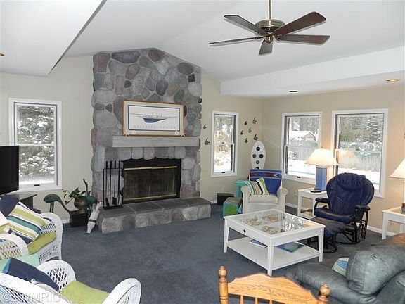 2nd image of 672 Blackbass Ave
