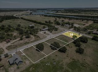14 Oakwood Ave, Jacksboro, TX 76458
