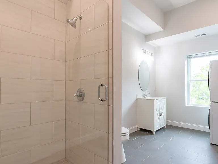 146 Main St #204 — Photo 8