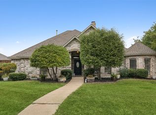 562 Clayton St, Grand Prairie, TX 75052
