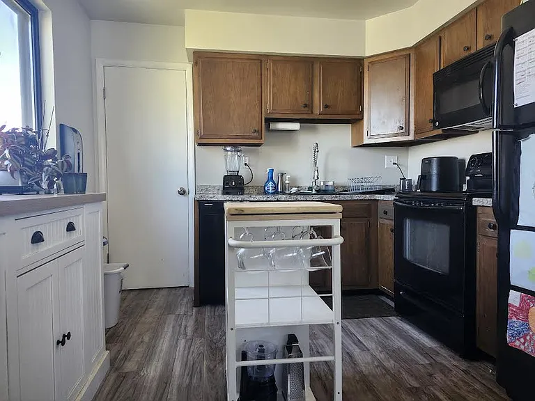 1655 Walnut Ave #B — Photo 13