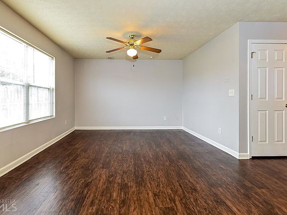 4th image of 6015 Flagstaf Walk