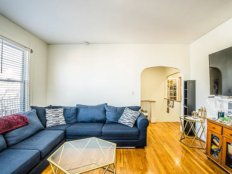 21 Wenham St #2 — Photo 2