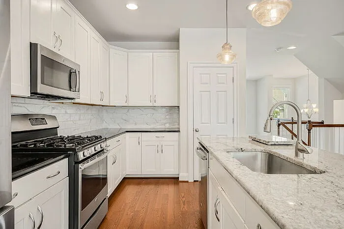 5413 Hickory Ann Dr — Photo 8