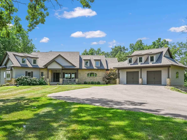 19 Cedar Rim Trl, Galena, IL 61036