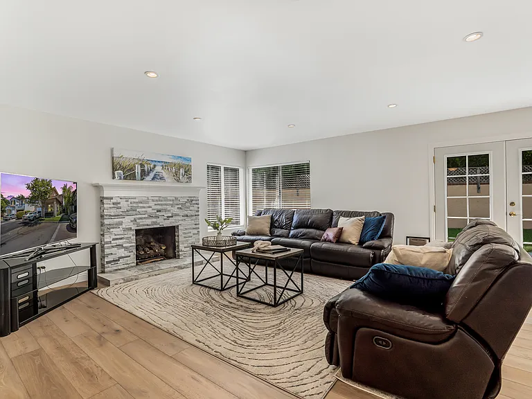 263 Fox Hills Dr — Photo 13