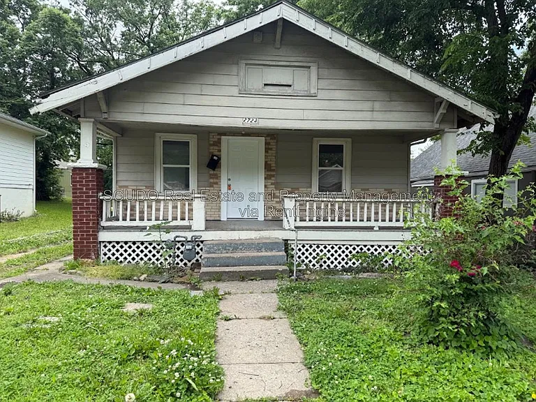 2723 Lathrop Ave — Photo 1