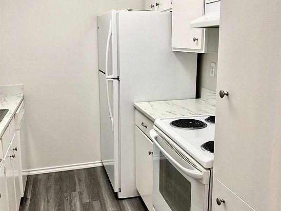 5th image of 800 Post Oak Blvd APT 21