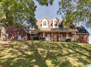 16 Whispering Hills Ln, Fayetteville, TN 37334