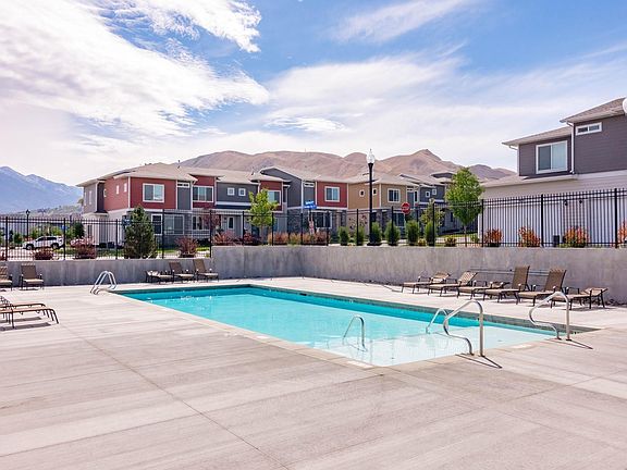 3rd image of 941 W Tiffany Dale Way