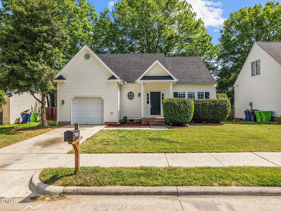 1st image of 640 Hanska Way