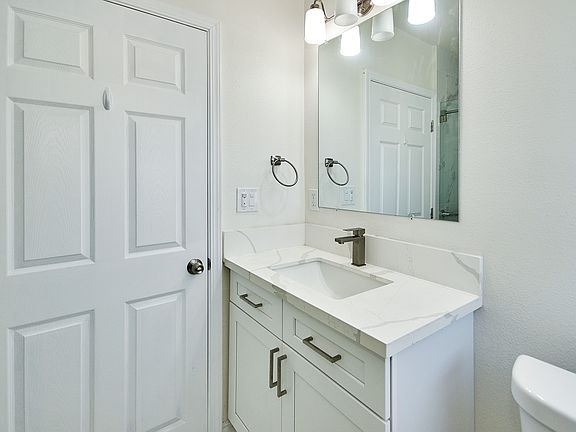 5th image of 5932 Bartlett Ave