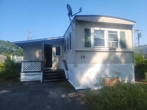 300 Nathan Ellis Highway #19, Mashpee, MA 02649