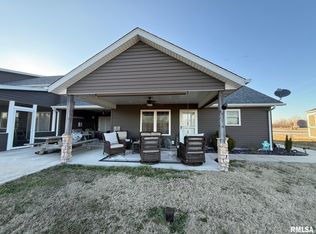 75 Bedrock Rdg #B, Elkville, IL 62932