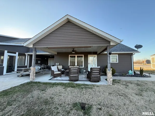 75 Bedrock Rdg #B, Elkville, IL 62932