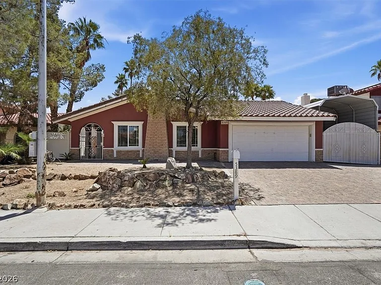 5389 Kalmia Dr — Photo 1