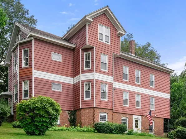 24 2nd St, Worcester, MA 01602